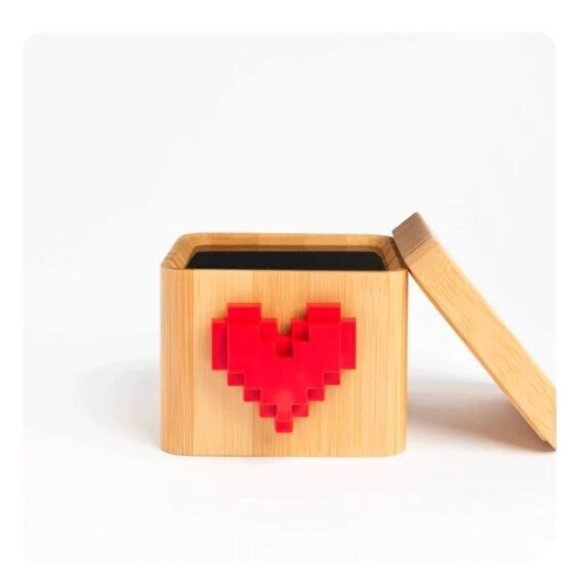 LOVEBOX Spinning Red Heart Messenger Color/Photo/Text/Animations to Loved Ones - Picture 7 of 11